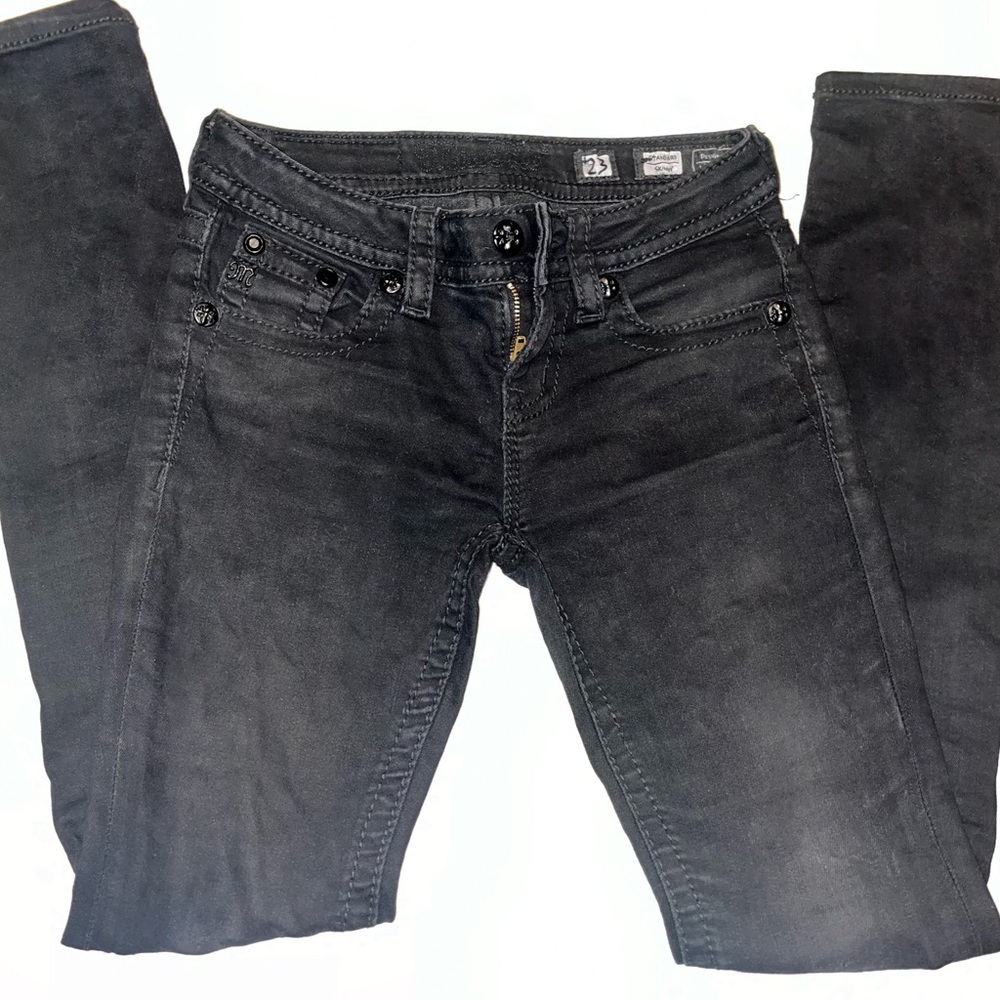 Black Miss Me Jeans Standard Skinny, size 23.